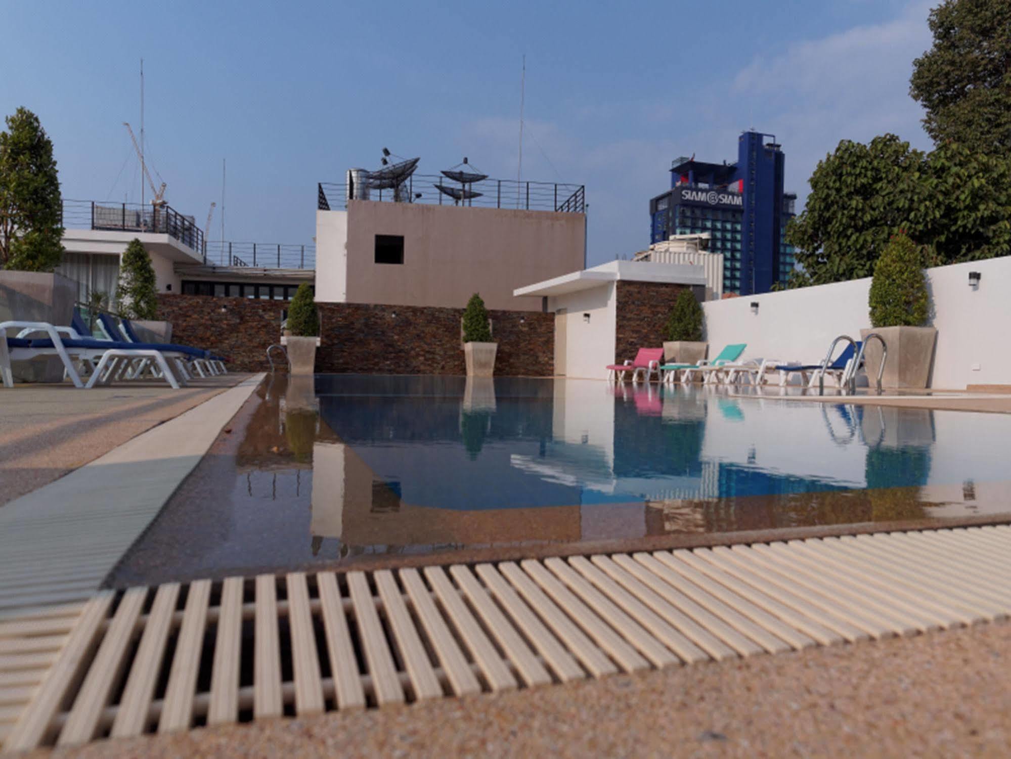 Pattaya Blue Sky Hotel Exterior foto